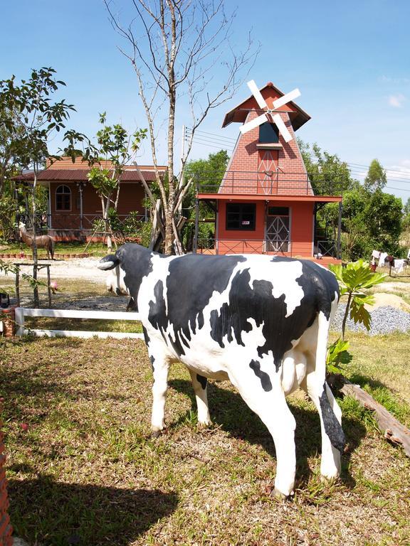 Cowboy Farm Resort Pattaya Ban Huai Yai Екстер'єр фото