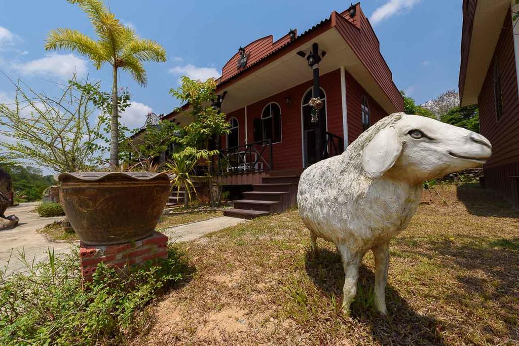 Cowboy Farm Resort Pattaya Ban Huai Yai Екстер'єр фото